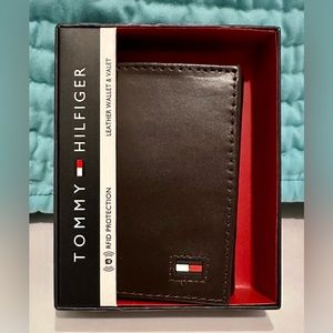 NWT- Tommy Hilfiger Brown Men’s Leather Wallet - Still attached to box - RFID